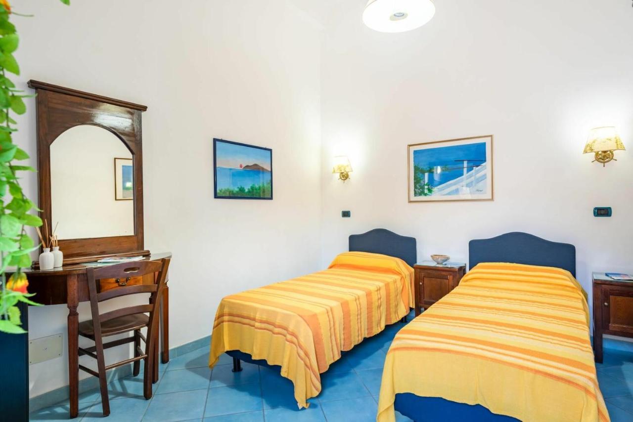 Casa Vacanza Artemis Lipari  Bagian luar foto