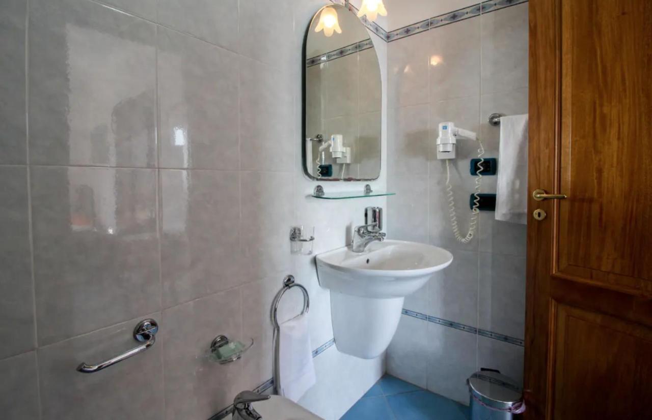 Casa Vacanza Artemis Lipari  Bagian luar foto